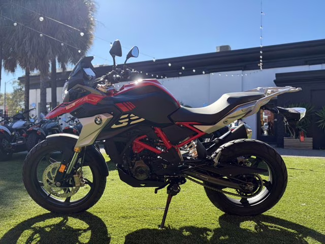 2025 RACING RED BMW G 310 GS