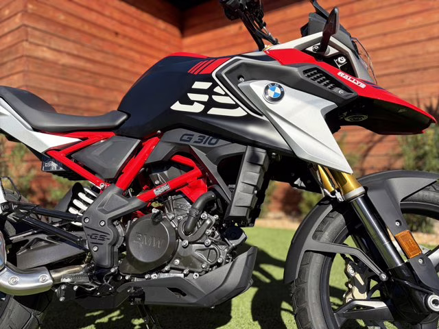 2025 RACING RED BMW G 310 GS
