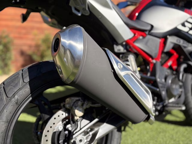 2025 RACING RED BMW G 310 GS