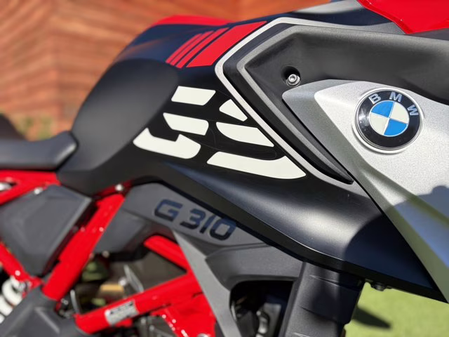 2025 RACING RED BMW G 310 GS