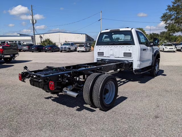 2026 Oxford White Ford Super Duty F-450 DRW XL 4X4 Chassis