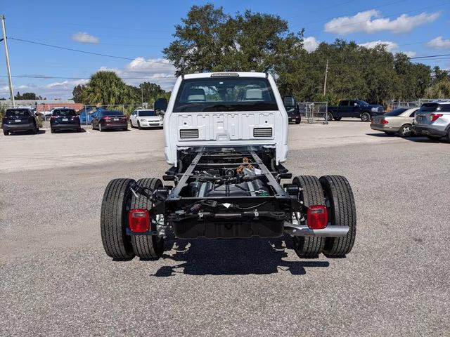 2026 Oxford White Ford Super Duty F-450 DRW XL 4X4 Chassis
