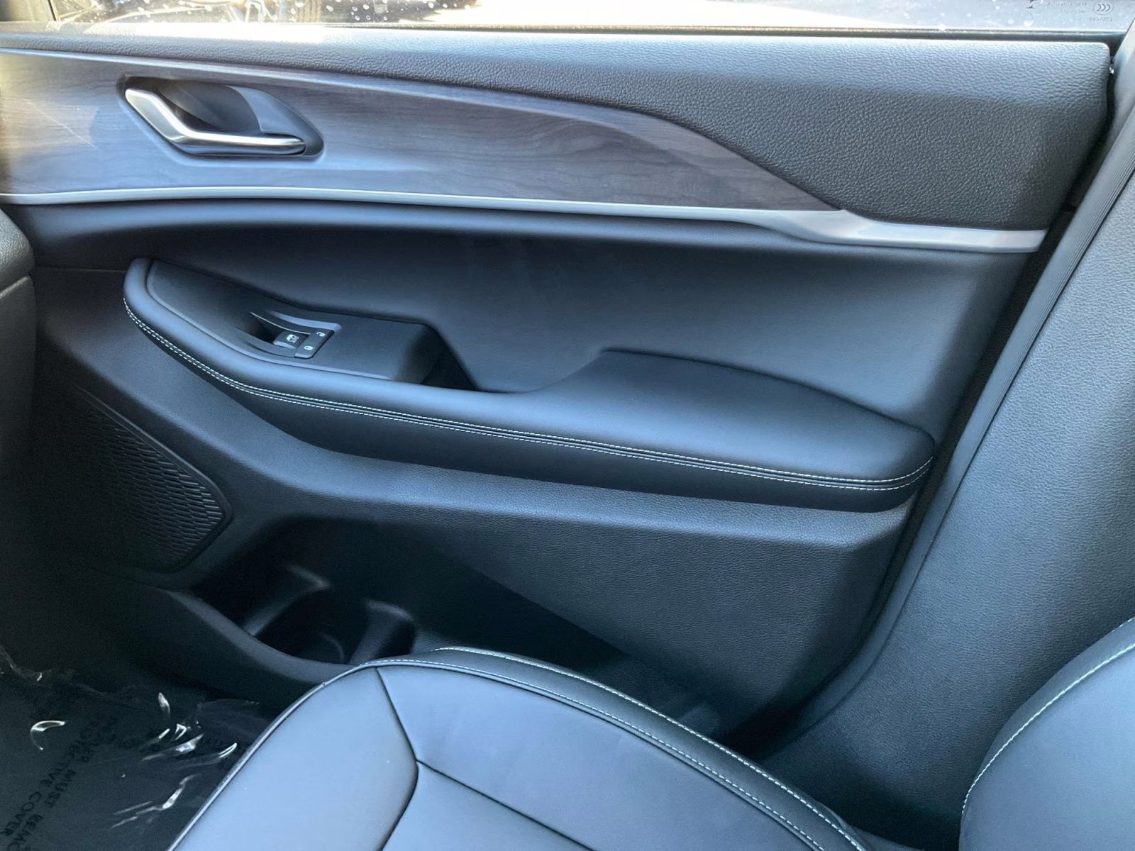 2025 Baltic Gray Metallic Clearcoat Jeep Grand Cherokee Limited 4X4 SUV