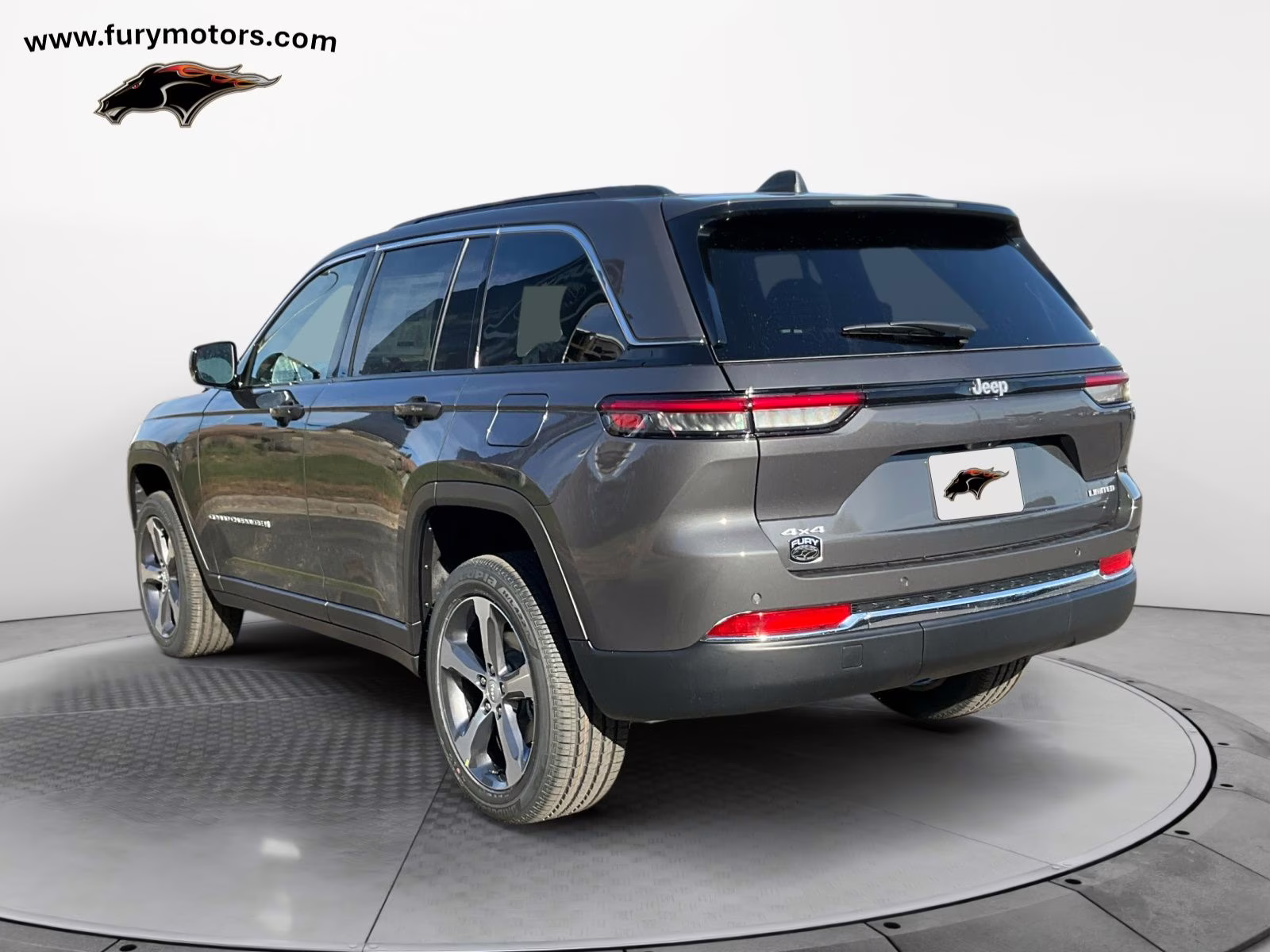 2025 Baltic Gray Metallic Clearcoat Jeep Grand Cherokee Limited 4X4 SUV