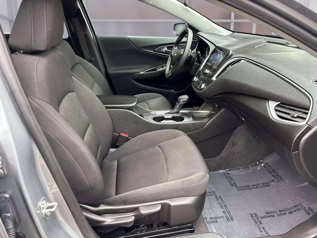 2024 Sterling Gray Metallic Chevrolet Malibu LT FWD Sedan