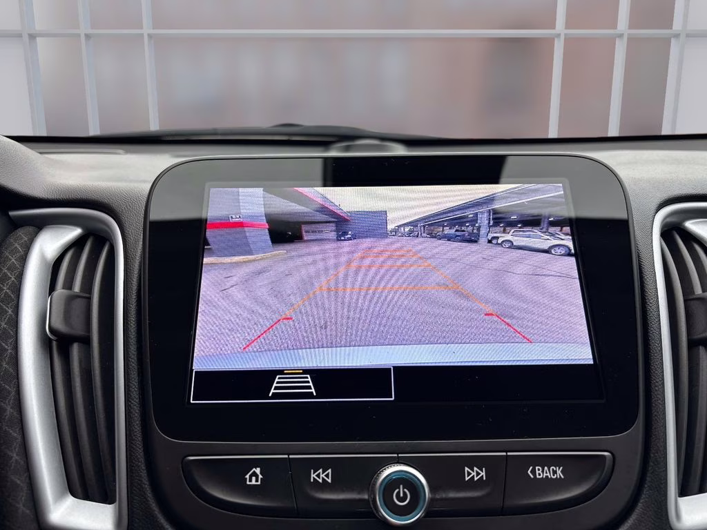 2024 Sterling Gray Metallic Chevrolet Malibu LT FWD Sedan