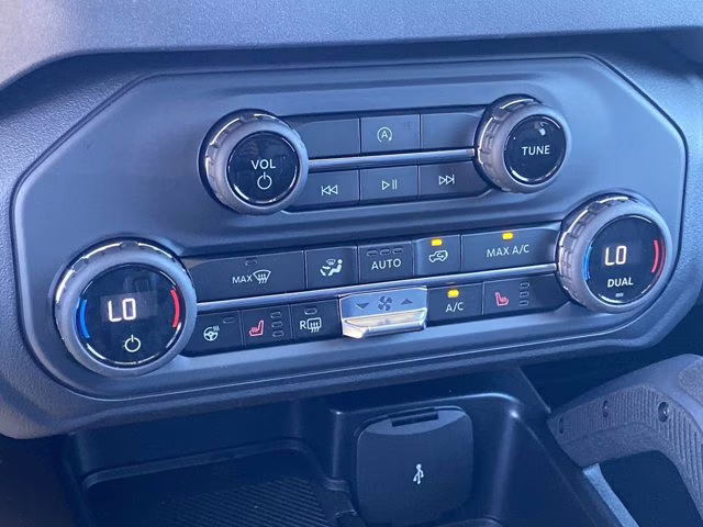 2025 Azure Gray Metallic Tri-Coat Ford Bronco Badlands 4X4 Convertible