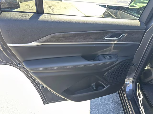 2025 Baltic Gray Metallic Clearcoat Jeep Grand Cherokee L Limited 4X4 SUV