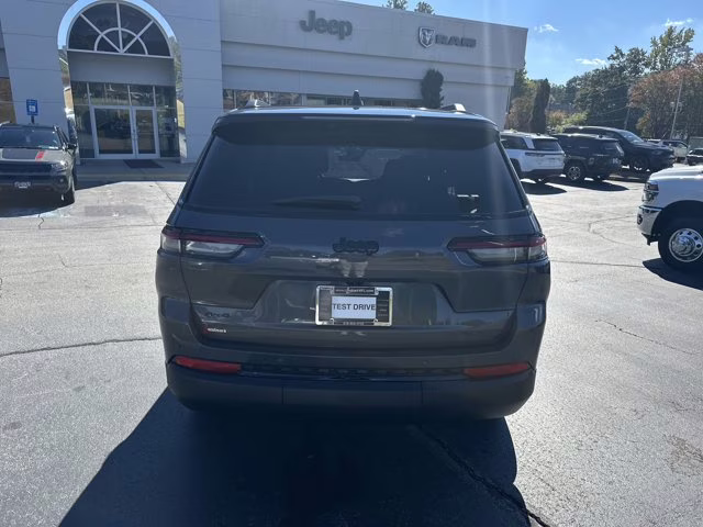 2025 Baltic Gray Metallic Clearcoat Jeep Grand Cherokee L Limited 4X4 SUV