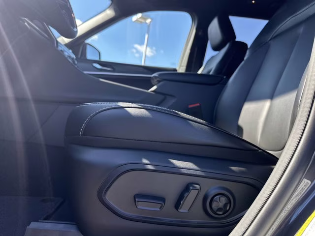 2025 Baltic Gray Metallic Clearcoat Jeep Grand Cherokee L Limited 4X4 SUV