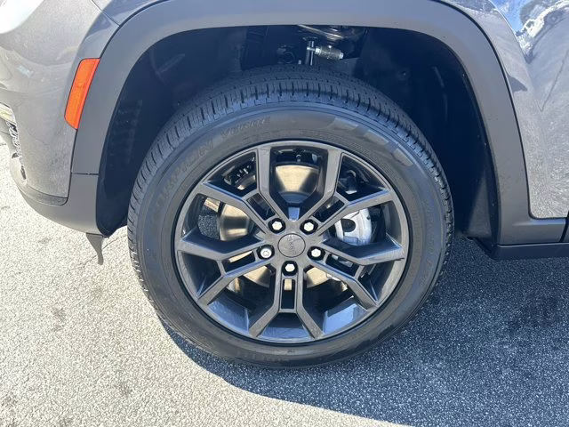 2025 Baltic Gray Metallic Clearcoat Jeep Grand Cherokee L Limited 4X4 SUV