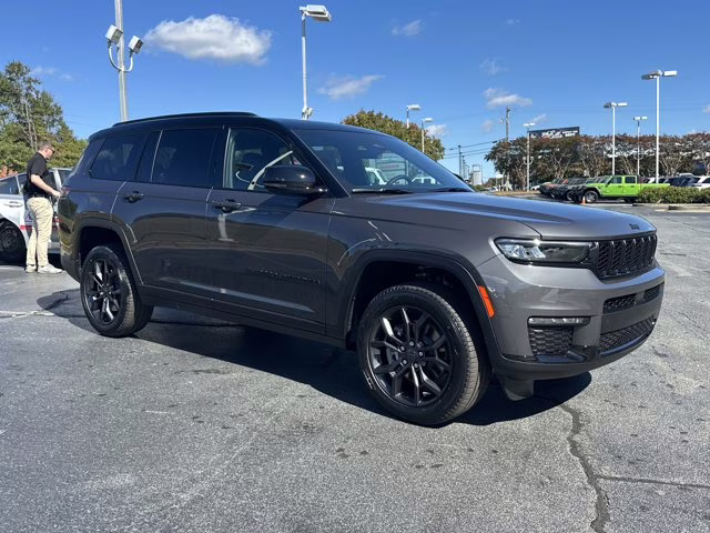 2025 Baltic Gray Metallic Clearcoat Jeep Grand Cherokee L Limited 4X4 SUV