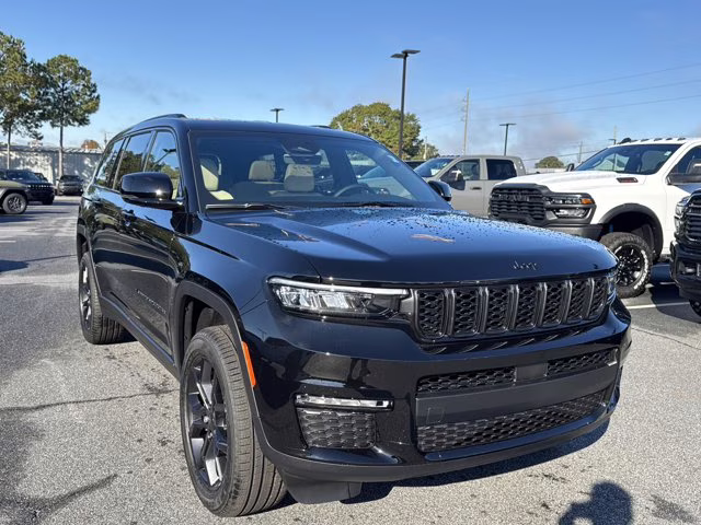 2025 Diamond Black Crystal Pearlcoat Jeep Grand Cherokee L Limited 4X4 SUV