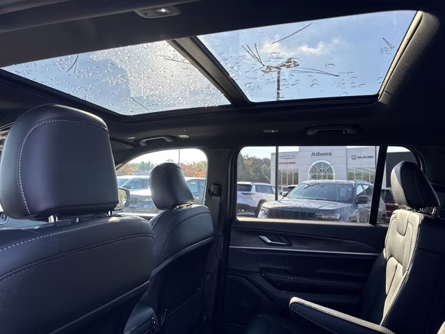 2025 Diamond Black Crystal Pearlcoat Jeep Grand Cherokee L Limited 4X4 SUV