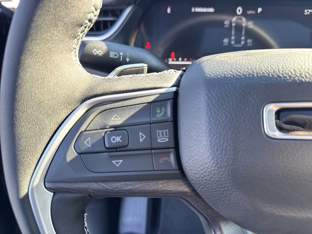 2025 Diamond Black Crystal Pearlcoat Jeep Grand Cherokee L Limited 4X4 SUV