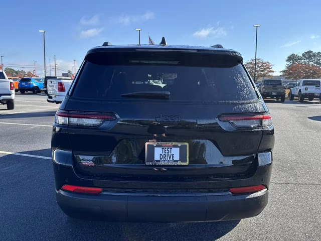 2025 Diamond Black Crystal Pearlcoat Jeep Grand Cherokee L Limited 4X4 SUV