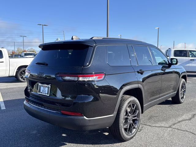 2025 Diamond Black Crystal Pearlcoat Jeep Grand Cherokee L Limited 4X4 SUV