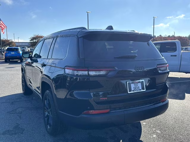 2025 Diamond Black Crystal Pearlcoat Jeep Grand Cherokee L Limited 4X4 SUV