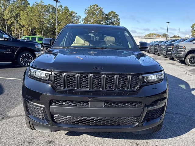 2025 Diamond Black Crystal Pearlcoat Jeep Grand Cherokee L Limited 4X4 SUV