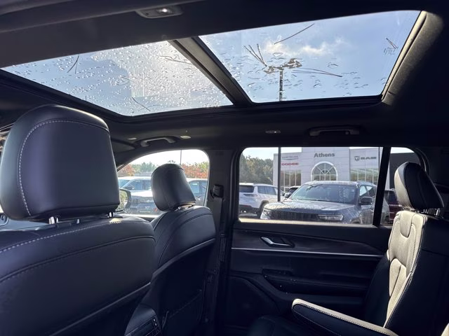 2025 Diamond Black Crystal Pearlcoat Jeep Grand Cherokee L Limited 4X4 SUV