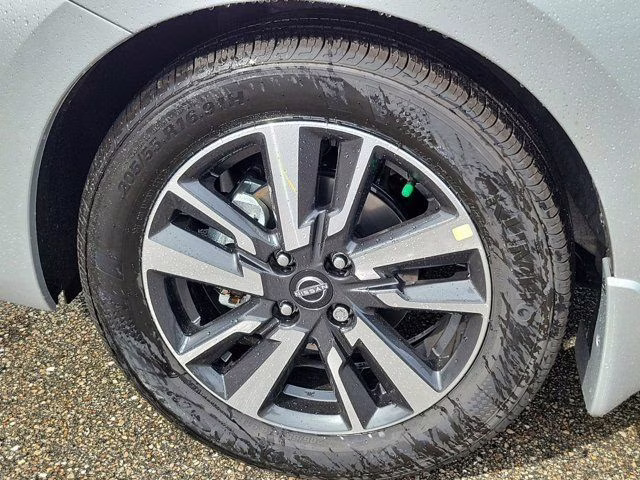 2025 Brilliant Silver Metallic Nissan Versa 1.6 SV FWD Sedan