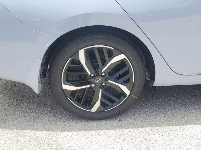 2025 Pearl Nissan Versa 1.6 SR FWD Sedan