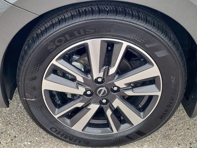 2025 Gun Metallic Nissan Versa 1.6 SV FWD Sedan
