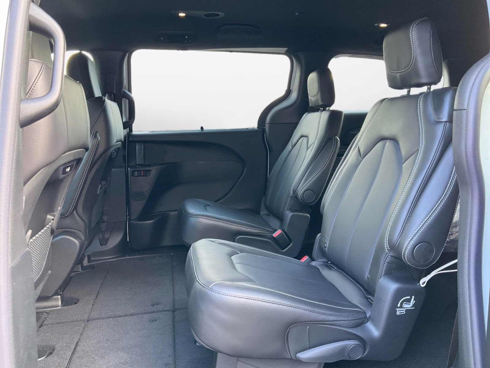 2026 Bright White Clearcoat Chrysler Pacifica Select AWD Van