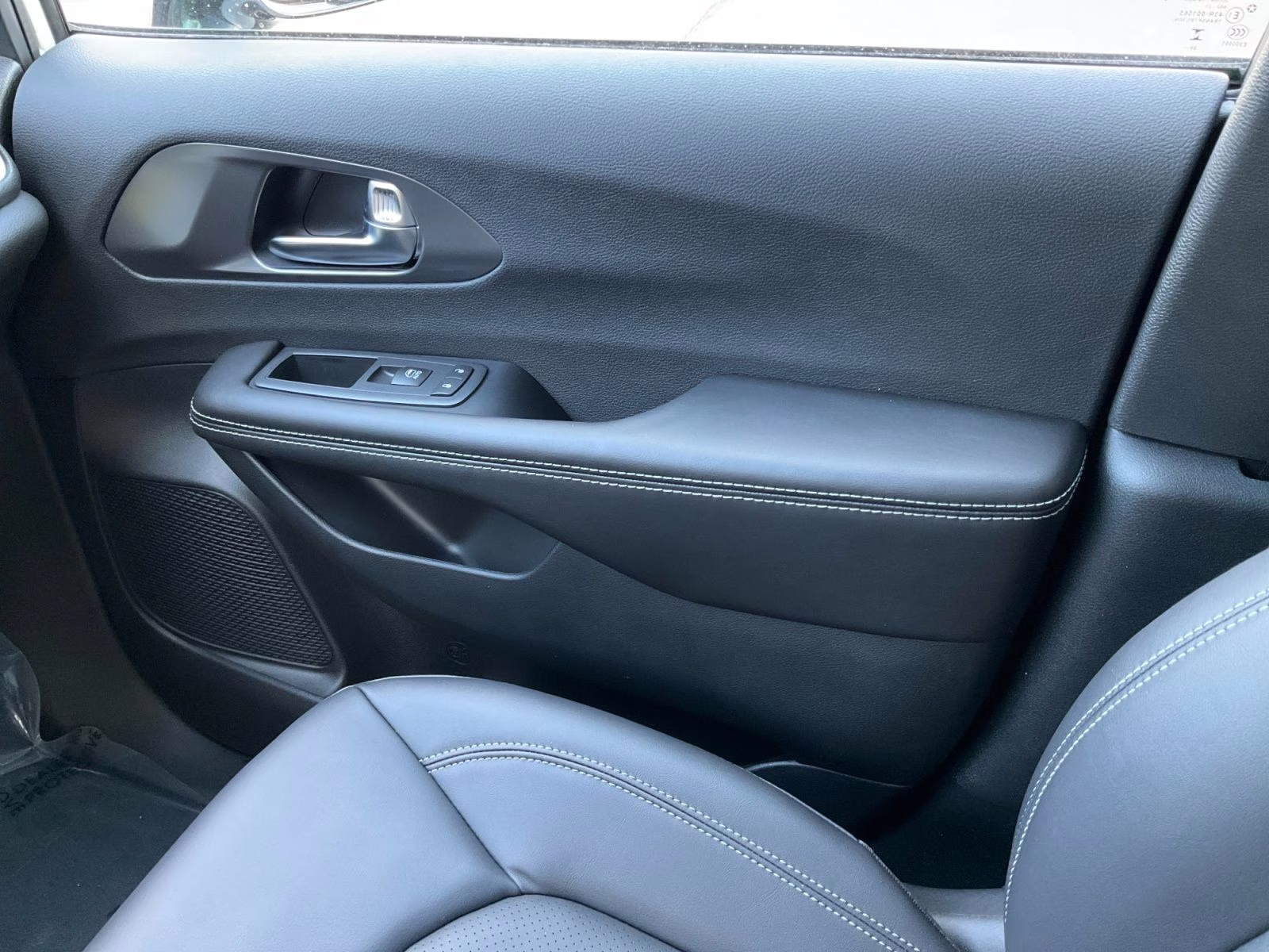 2026 Bright White Clearcoat Chrysler Pacifica Select AWD Van