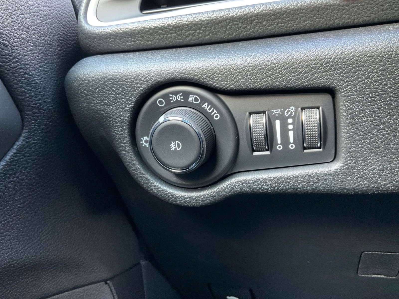 2026 Bright White Clearcoat Chrysler Pacifica Select AWD Van