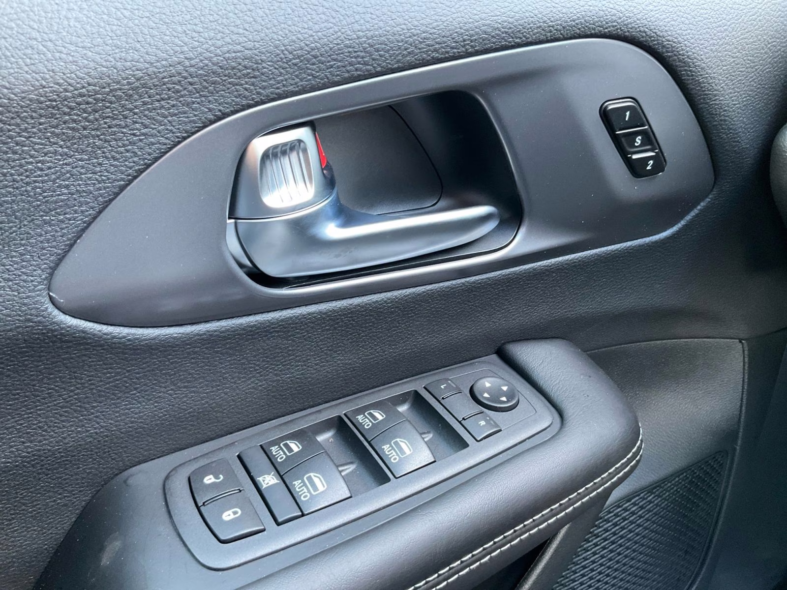 2026 Bright White Clearcoat Chrysler Pacifica Select AWD Van