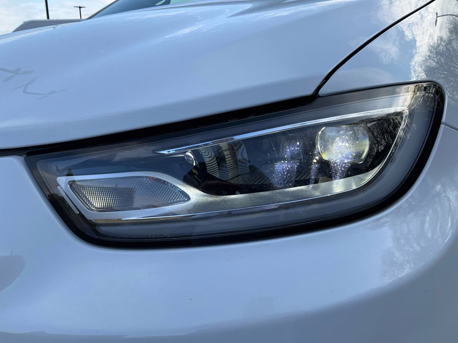 2026 Bright White Clearcoat Chrysler Pacifica Select AWD Van