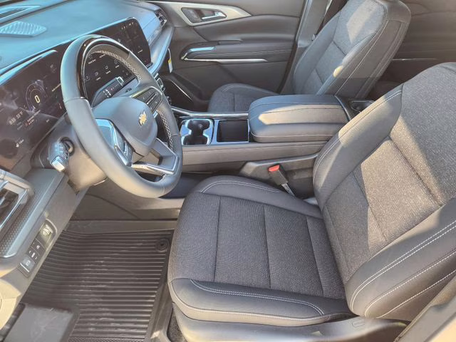 2026 Summit White Chevrolet Traverse LT FWD SUV