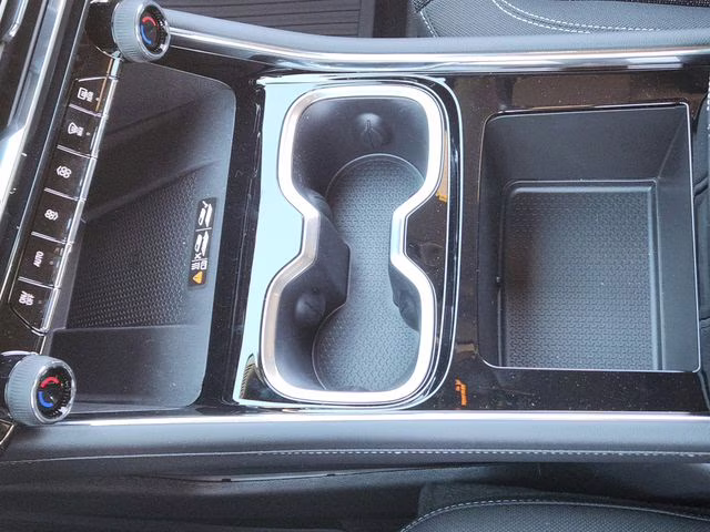 2026 Summit White Chevrolet Traverse LT FWD SUV