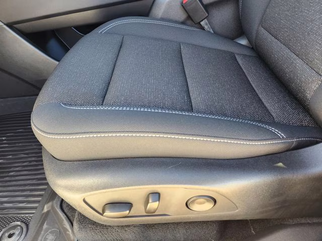 2026 Summit White Chevrolet Traverse LT FWD SUV