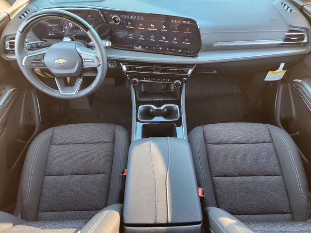 2026 Summit White Chevrolet Traverse LT FWD SUV