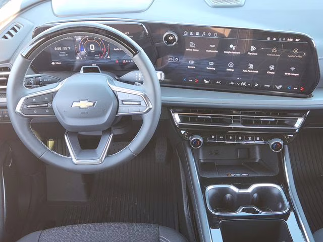 2026 Summit White Chevrolet Traverse LT FWD SUV