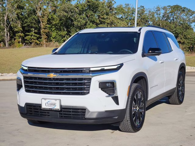 2026 Summit White Chevrolet Traverse LT FWD SUV
