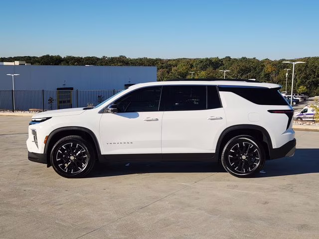 2026 Summit White Chevrolet Traverse LT FWD SUV