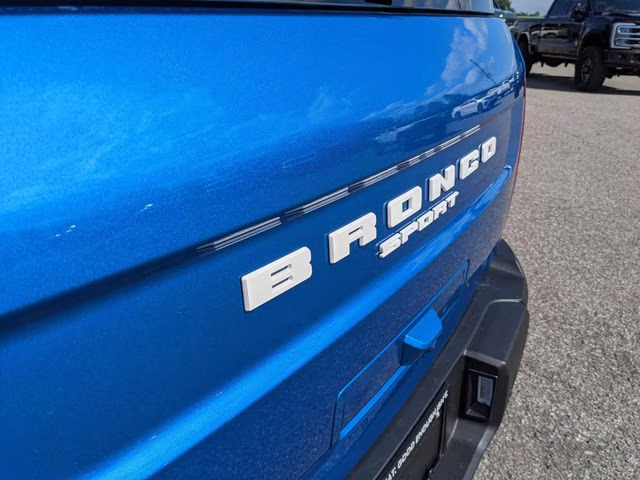 2025 Velocity Blue Metallic Ford Bronco Sport Outer Banks 4X4 SUV