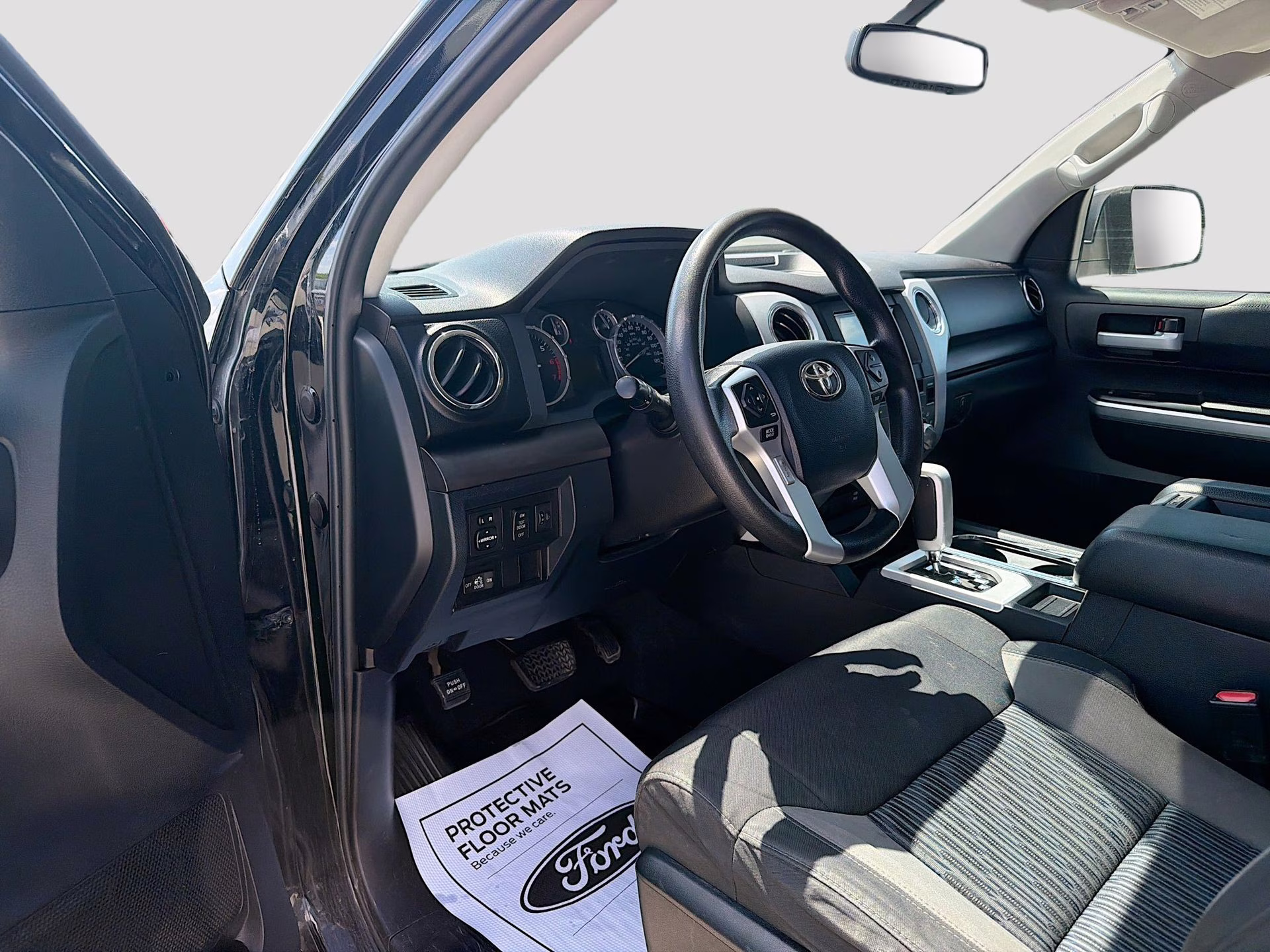 2016 Black Toyota Tundra SR5 4X4 Truck