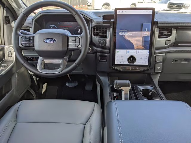 2025 Oxford White Ford F-150 Lightning Flash AWD Truck