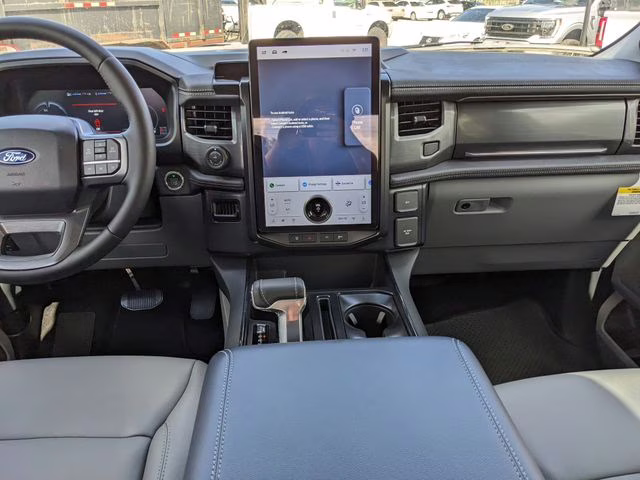 2025 Oxford White Ford F-150 Lightning Flash AWD Truck