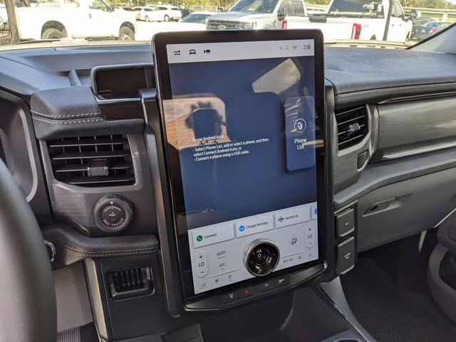 2025 Oxford White Ford F-150 Lightning Flash AWD Truck