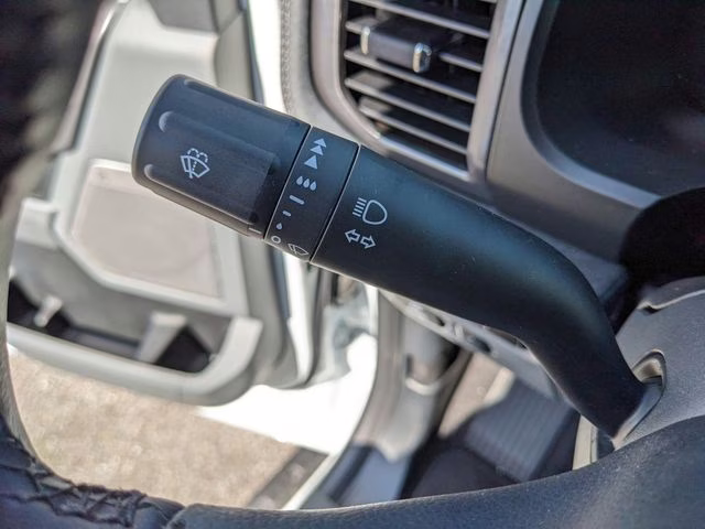 2025 Oxford White Ford F-150 Lightning Flash AWD Truck