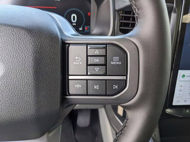 2025 Oxford White Ford F-150 Lightning Flash AWD Truck