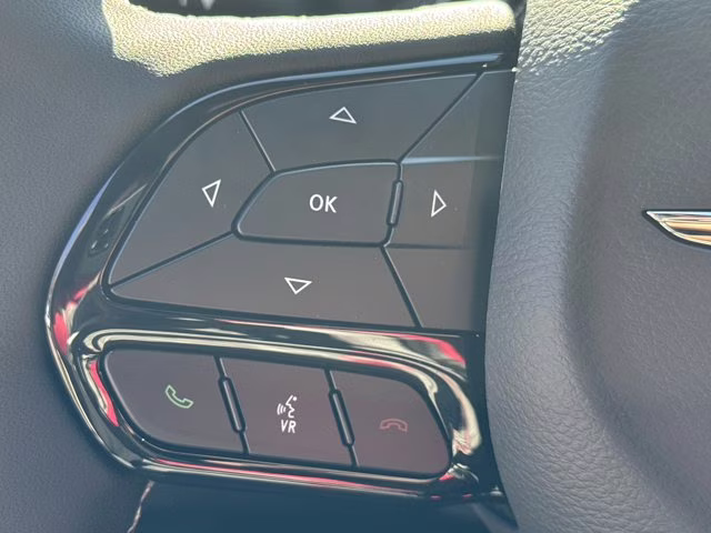 2026 Diamond Black Crystal Pearlcoat Chrysler Pacifica Select FWD Van