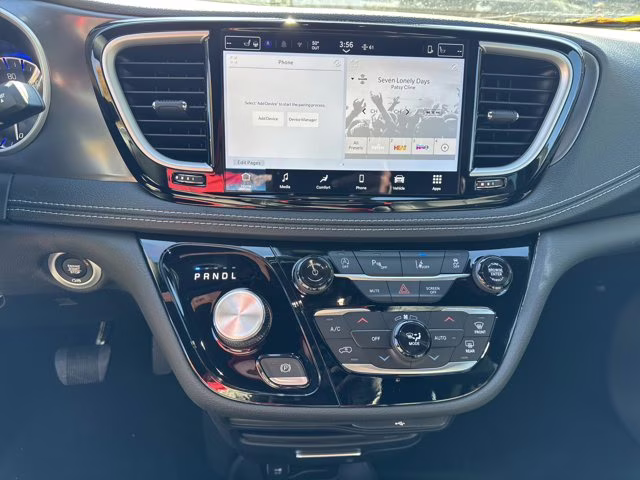 2026 Diamond Black Crystal Pearlcoat Chrysler Pacifica Select FWD Van