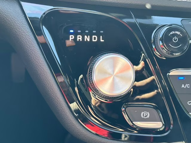 2026 Diamond Black Crystal Pearlcoat Chrysler Pacifica Select FWD Van