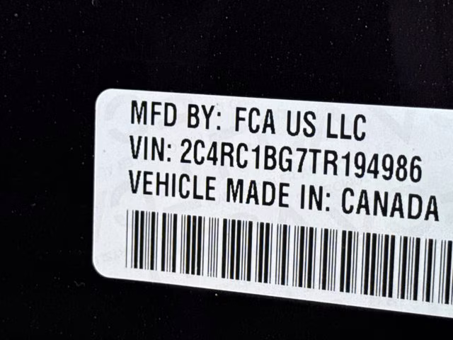 2026 Diamond Black Crystal Pearlcoat Chrysler Pacifica Select FWD Van